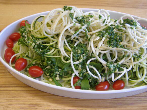 Zucchinispaghetti mit Rucolapesto (Quelle: Foto: Abt. Gesundheit