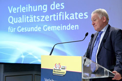 Verleihung des Qualitätszertifikates für Gesunde Gemeinden im Netzwerk durch Landeshauptmann Dr. Josef Pühringer